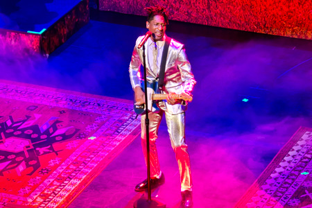 Jon Batiste : UNEASY Tour – Beacon Theatre, New York (2024)