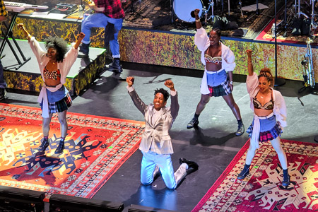 Jon Batiste : UNEASY Tour – Beacon Theatre, New York (2024)