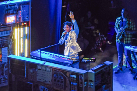 Jon Batiste : UNEASY Tour – Beacon Theatre, New York (2024)