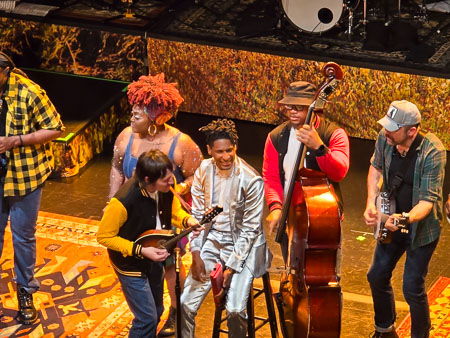 Jon Batiste : UNEASY Tour – Beacon Theatre, New York (2024)